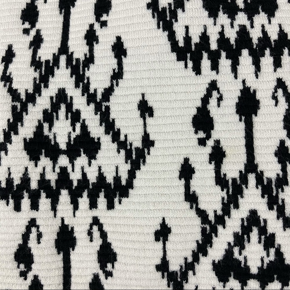 J. McLaughlin Pattern Raglan Sleeve Sweater - Picture 5 of 7